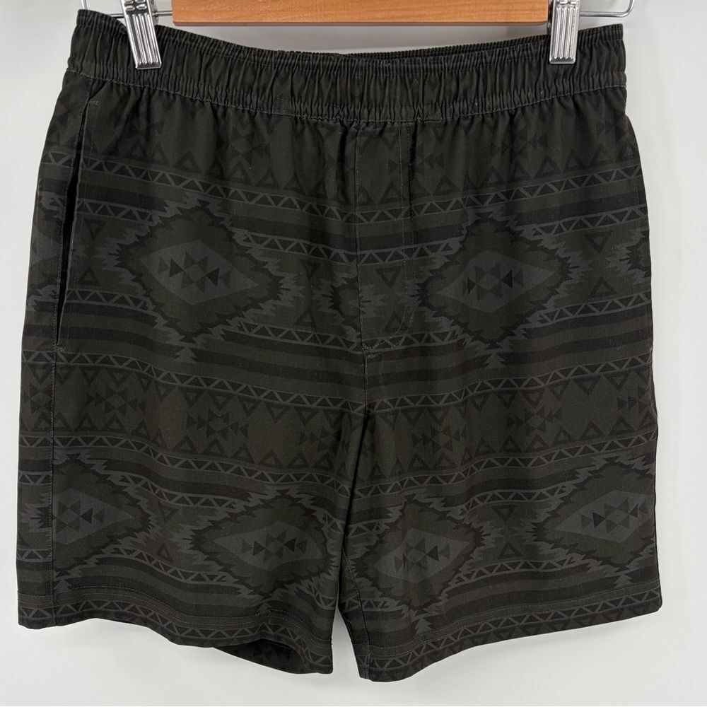 Chubbies men’s the quests 7” lined sport short Aztec geometric pattern size S